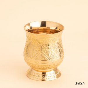 لیوان برنجی قلمزنی طلایی بدون دسته هندی