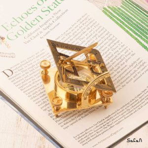 قطب نما برنجی هندی طلایی جعبه دار کیف دار