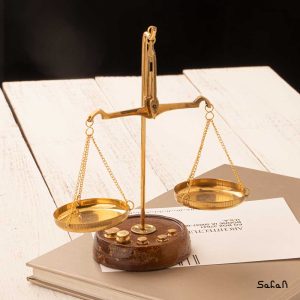 ترازو برنجی هندی طلایی جعبه دار
