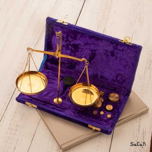 ترازو برنجی هندی طلایی جعبه دار